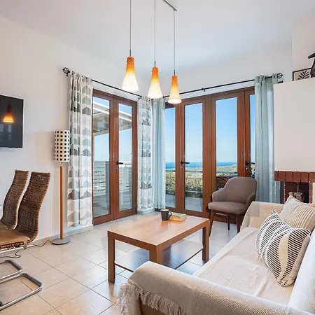 Appartamento Plakoti 5, Shared Pool And Amazing View